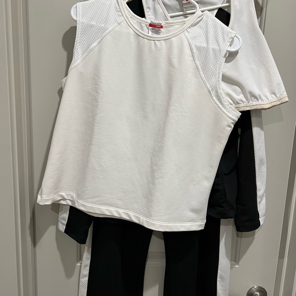 4 piece Danskin Now athletic set - Picture 4 of 7